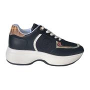 Zwarte Sneakers met Witte Contrastinzetten en Planetariumprint Gattino...