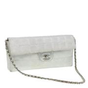 Pre-owned Fabric clutches Chanel Vintage , Beige , Dames