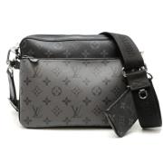 Pre-owned Fabric shoulder-bags Louis Vuitton Vintage , Black , Heren