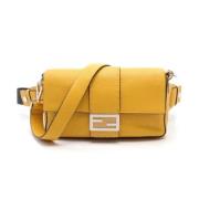 Pre-owned Leather shoulder-bags Fendi Vintage , Yellow , Dames