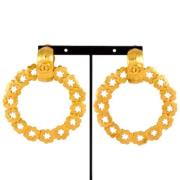 Pre-owned Metal earrings Chanel Vintage , Yellow , Dames