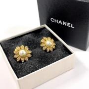 Pre-owned Metal chanel-jewelry Chanel Vintage , Yellow , Dames