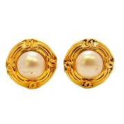 Pre-owned Metal earrings Chanel Vintage , Yellow , Dames