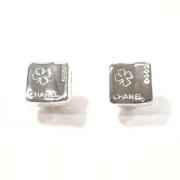 Pre-owned Metal earrings Chanel Vintage , Gray , Dames