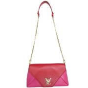 Pre-owned Leather shoulder-bags Louis Vuitton Vintage , Red , Dames