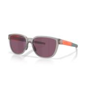 Stijlvolle zonnebril voor buitenactiviteiten Oakley , Gray , Unisex