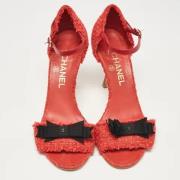 Pre-owned Fabric sandals Chanel Vintage , Red , Dames