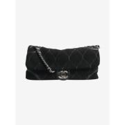 Pre-owned Suede shoulder-bags Chanel Vintage , Black , Dames