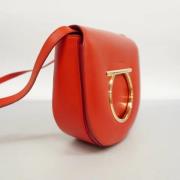 Pre-owned Leather shoulder-bags Salvatore Ferragamo Pre-owned , Red , ...