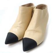 Pre-owned Leather boots Chanel Vintage , Beige , Dames