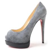 Pre-owned Leather heels Christian Louboutin Pre-owned , Gray , Dames