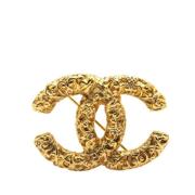 Pre-owned Metal brooches Chanel Vintage , Yellow , Dames