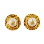 Pre-owned Metal earrings Chanel Vintage , Yellow , Dames