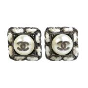 Pre-owned Metal earrings Chanel Vintage , White , Dames