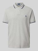 Custom slim fit poloshirt met logostitching