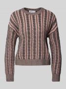 Gebreide pullover met kabelpatroon