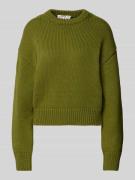 Gebreide pullover met extra brede schouders