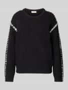 Gebreide pullover met siernaad