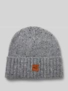 Beanie van wolmix met labelpatch