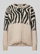 Relaxed fit gebreide pullover met rolzoom en extra brede schouders, mo...