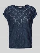 T-shirt met gaatjesmotief