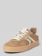 Sneakers met labeldetails