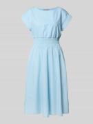 Knielange jurk met smokdetails