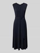 Midi-jurk met strikceintuur