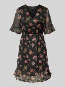 Getailleerde mini-jurk met V-hals, model 'SMILLA'