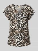 T-shirt met V-hals, model 'Viva'