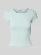 T-shirt met geschulpte zoom