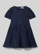 Korte kanten jurk met elastische boordjes aan de mouwen