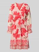 Knielange jurk met V-hals