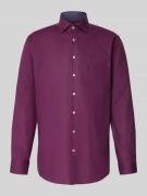 Regular fit zakelijk overhemd met kentkraag en borstzak