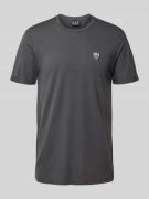 T-shirt van viscosemix met labelpatch