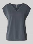 Loose fit T-shirt met kant, model 'KAMALA'