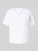 T-shirt met geribde V-hals, model 'SAELI'