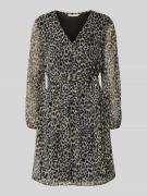 Getailleerde vrijetijdskleding met ballonmouwen, model 'CERA'