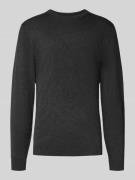 Gebreide pullover met ribboorden