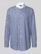 Regular fit vrijetijdsoverhemd met kentkraag, model 'Shark'