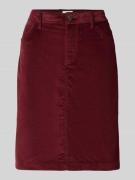 Uitlopende minirok in ribcordlook