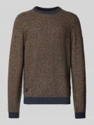 Gebreide pullover met ronde hals en labeldetails