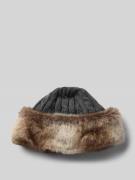 Wollen muts met imitatiebont