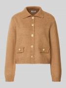 Gebreid jack met platte kraag en knoopsluiting