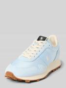 Sneakers met vetersluiting