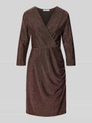 Knielange jurk met V-hals, model 'Ji44niaa'