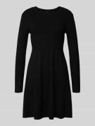Getailleerde gebreide jurk van viscosemix, model 'NATASCHA'