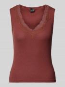 Top met V-hals en kant