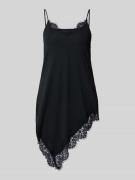 Top met bandjes en kant