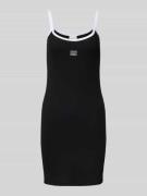 Mini-jurk in riblook met labelstitching